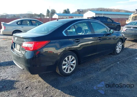 2015 Subaru Legacy 2.5I Premium z USA, uszkodzony, nr VIN 4S3BNAC67F3058291